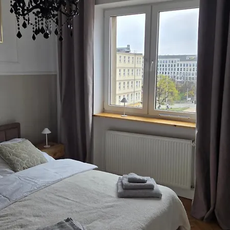 Apartmán Pilsudskiego 84a11 *