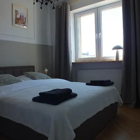 Apartmán Pilsudskiego 84a11 *